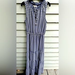 Max studio size small maxi dress with white blue floral details, great condition